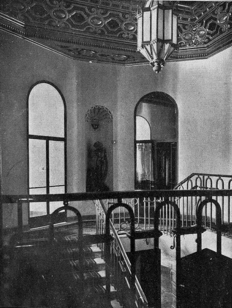 Miniatura de Final de la escalera principal del Palacio de la Asociación de la Prensa de Madrid