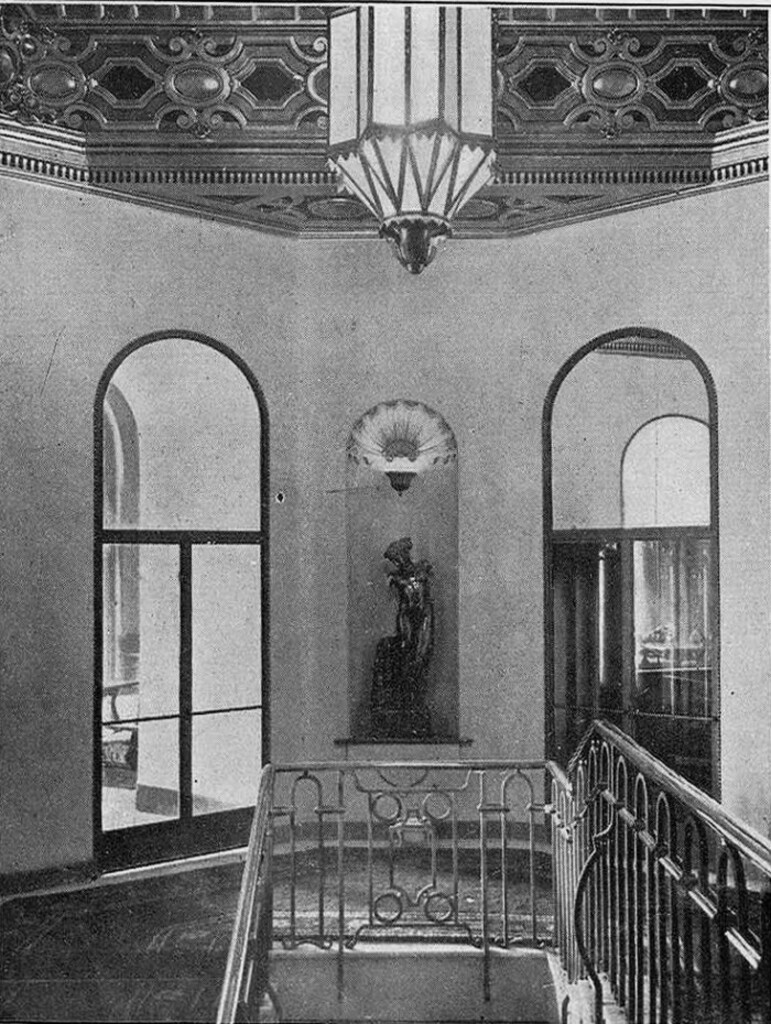Miniatura de Detalle decorativo en la escalera principal del Palacio de la Asociación de la Prensa de Madrid