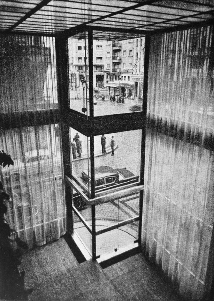 Miniatura de Vistas a la calle desde el Banco Popular Español en Gran Vía 67