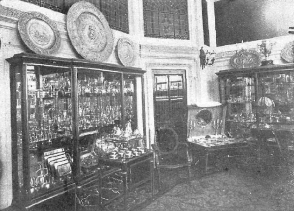Miniatura de Interior de la joyería López y Fernández (Aldao)