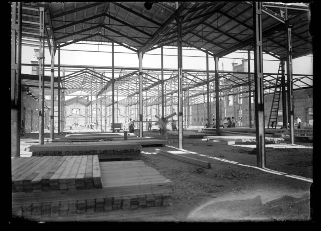 Miniatura de Obras en la Nave de exposición, venta y estabulación de cerdos del Matadero municipal