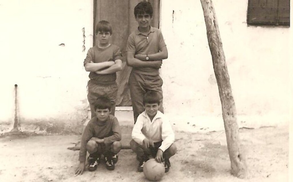 Miniatura de Familia Antón Lorente en el barrio de la Alegría