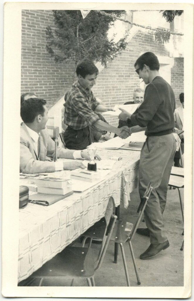 Miniatura de Fin de curso: entrega de diplomas en el la parroquia del Pozo del Tío Raimundo