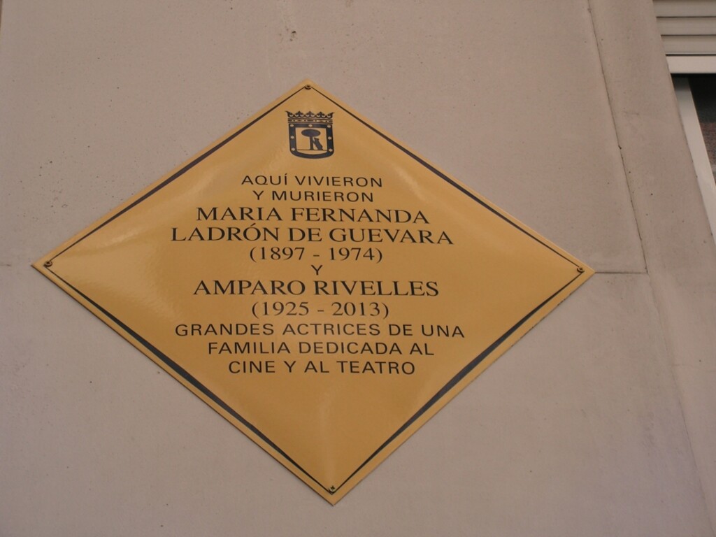 Miniatura de Maria Fernanda Ladrón de Guevara y Amparo Rivelles