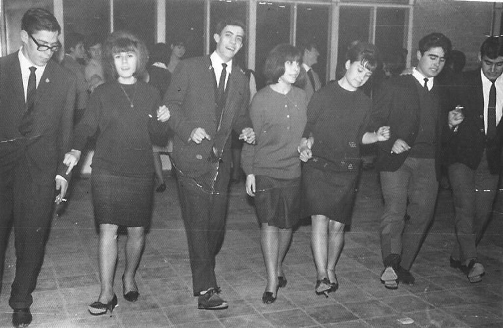 Miniatura de Bailando la yenka en el club