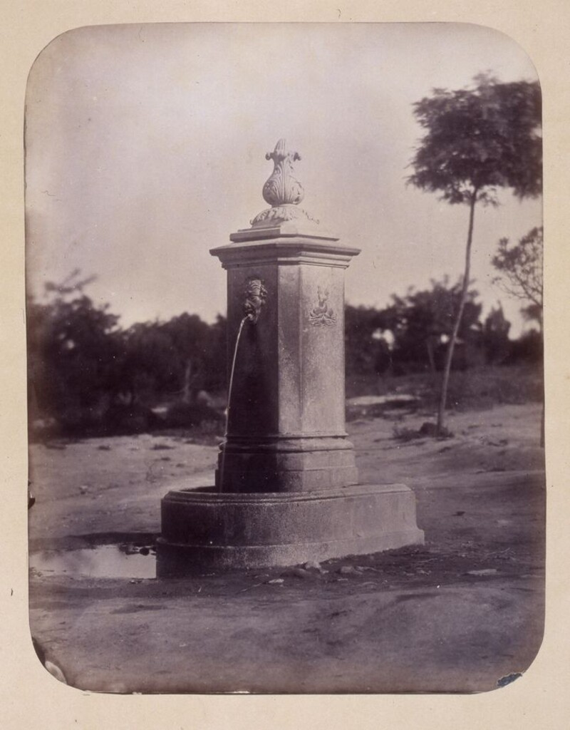 Miniatura de Fuente vecinal en los jardines de la Cuesta de la Vega