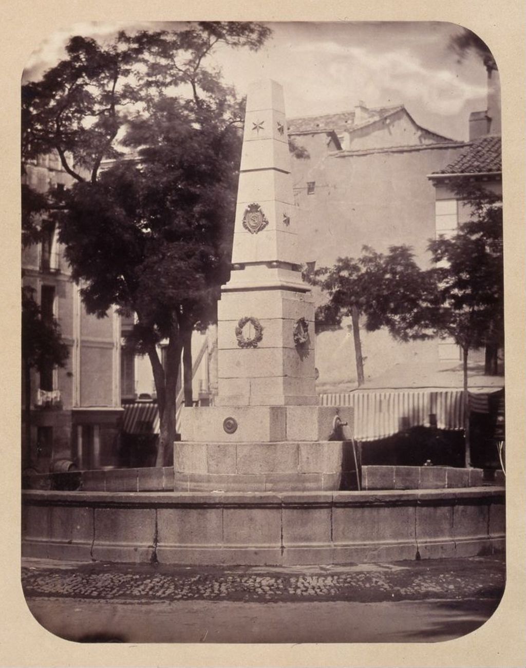 Miniatura de Fuente vecinal en la Plaza del Príncipe Alfonso