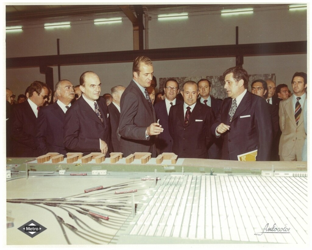Miniatura de El Príncipe de Asturias visita el Depósito de Canillejas