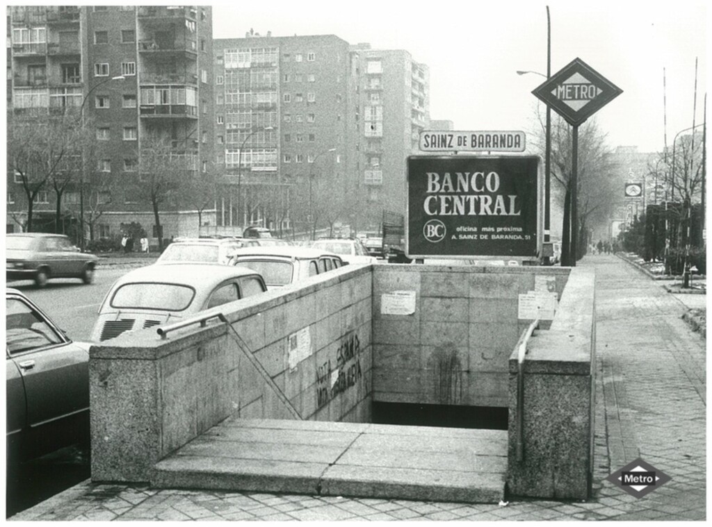Miniatura de Acceso a la estación de Sainz de Baranda