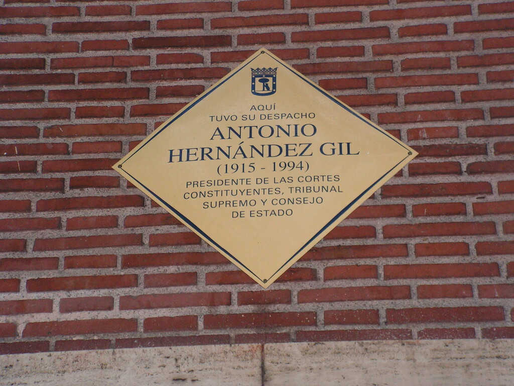 Miniatura de Antonio Hernández Gil