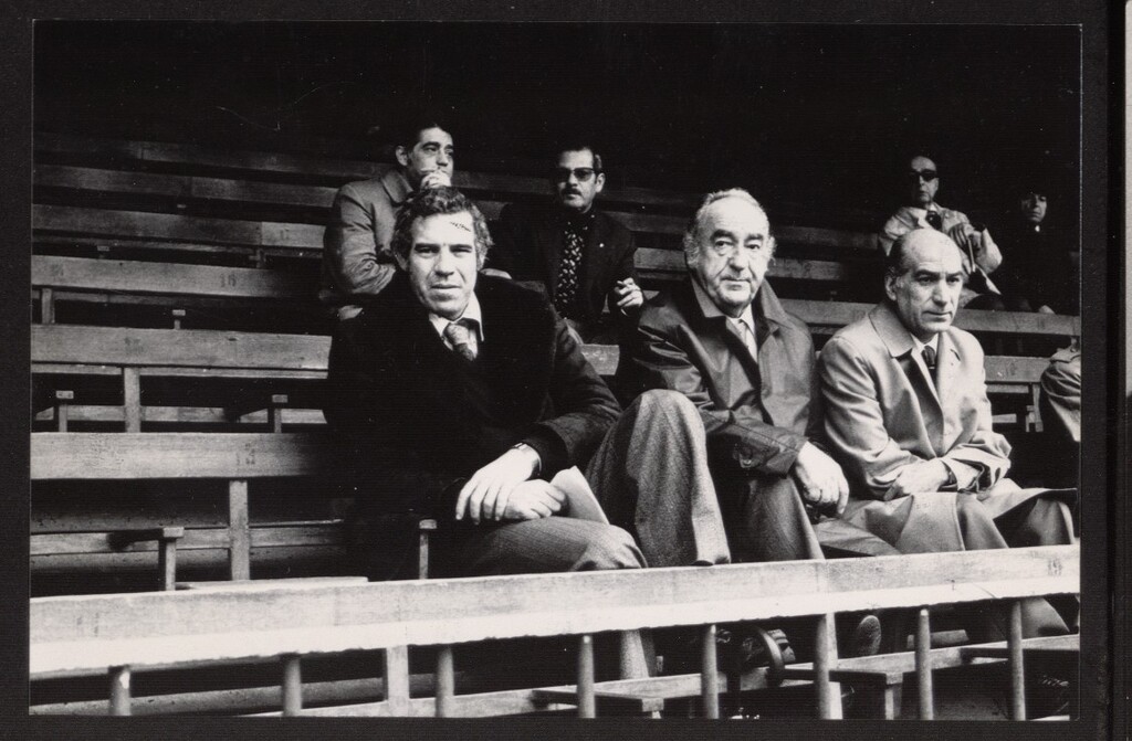Miniatura de Luis Aragonés con Vicente Calderón y Víctor Martínez en las gradas del Estadio Manzanares
