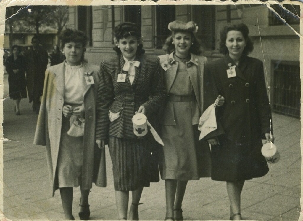 Miniatura de Las chicas de la Cruz Roja