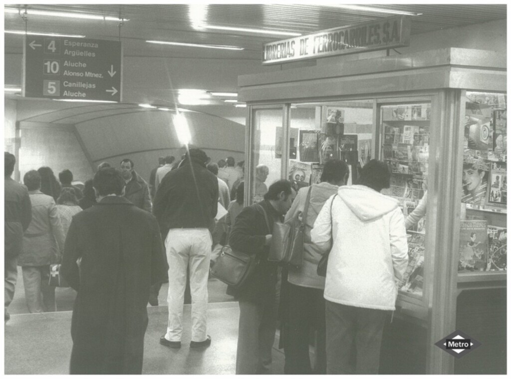 Miniatura de Local de las Librerías españolas de Ferrocarriles SA en la estación de Alonso Martínez