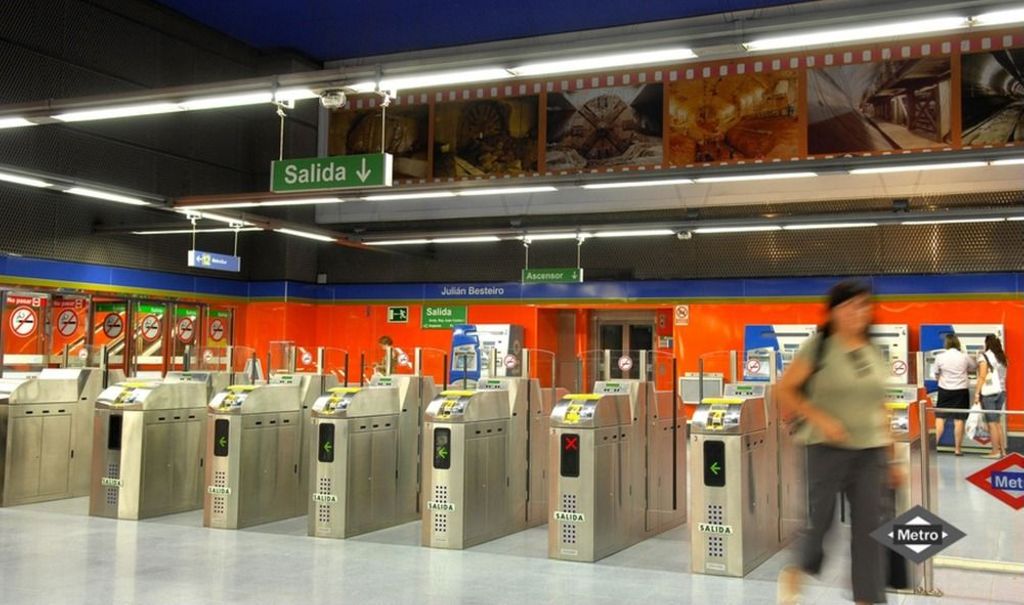 Miniatura de Arte en el Metro