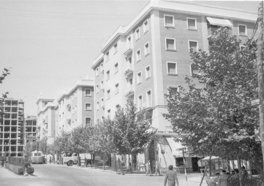 Miniatura de Perspectiva de la calle Virgen del Sagrario, en el barrio de Quintana