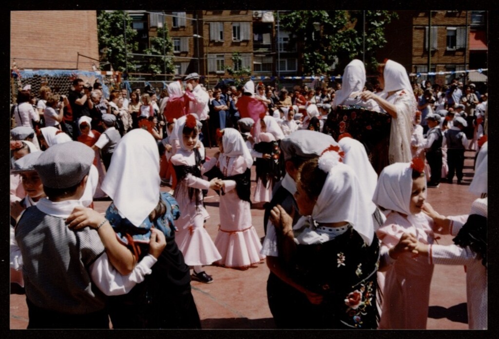 Miniatura de San Isidro en el Colegio Gamo Diana