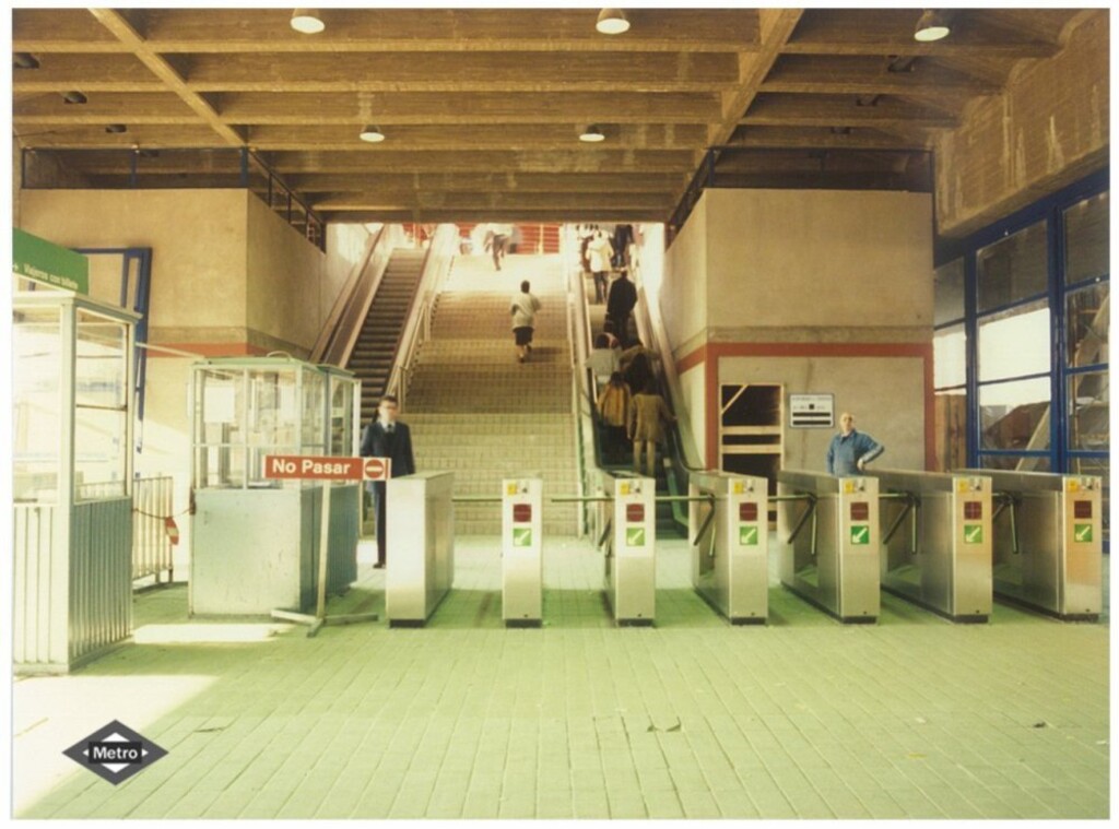 Miniatura de Vestíbulo de la estación de Aluche