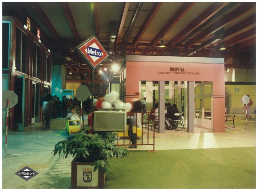 Miniatura de Stand de Metro de Madrid en Juvenalia 1986