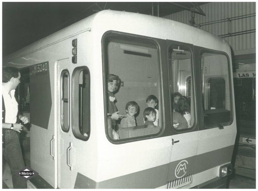 Miniatura de Visita escolar a las instalaciones de Metro