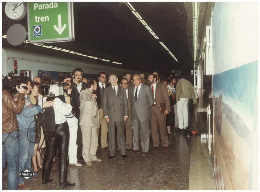 Miniatura de Visita de Enrique Tierno Galván a la exposición de pintores de Getafe en línea 8