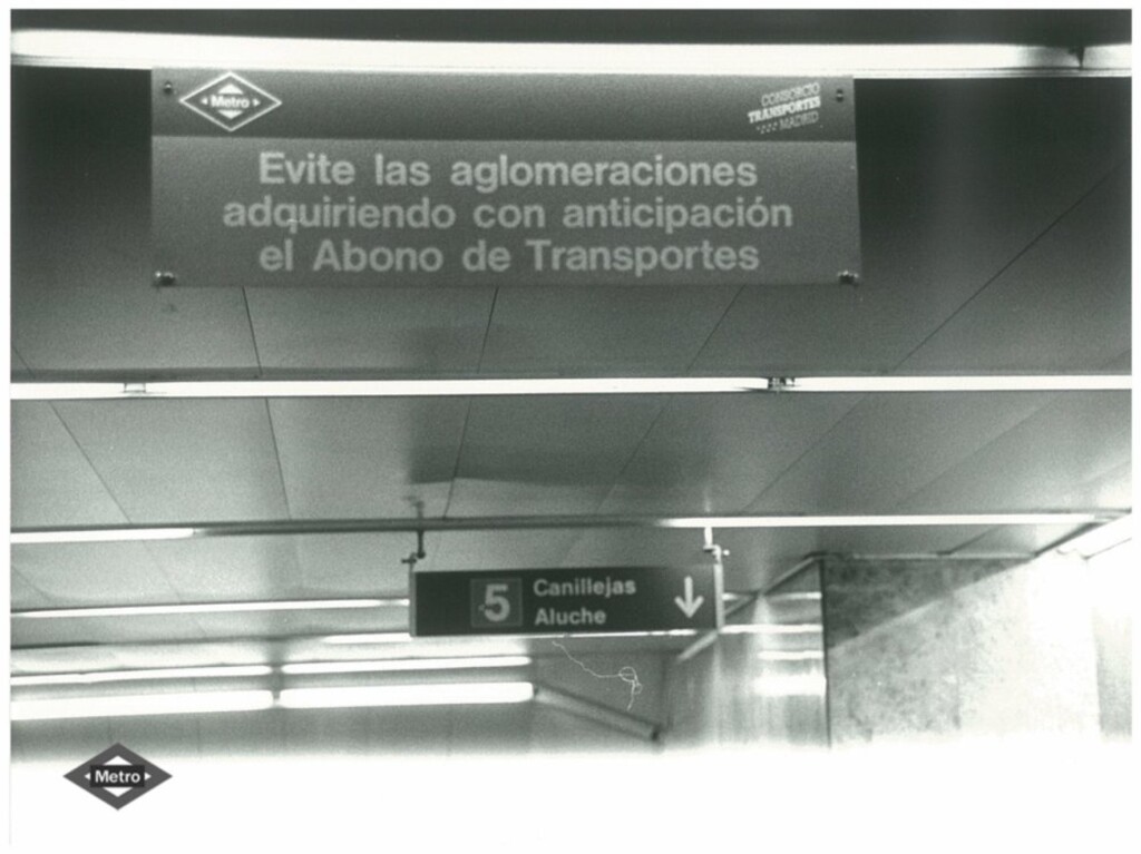 Miniatura de Señalización interna en la estación de Suanzes