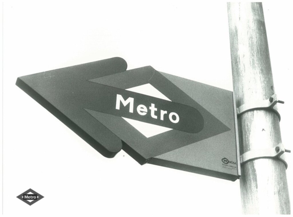 Miniatura de Señalización exterior de Metro