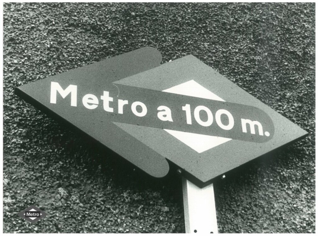 Miniatura de Señalización exterior de Metro