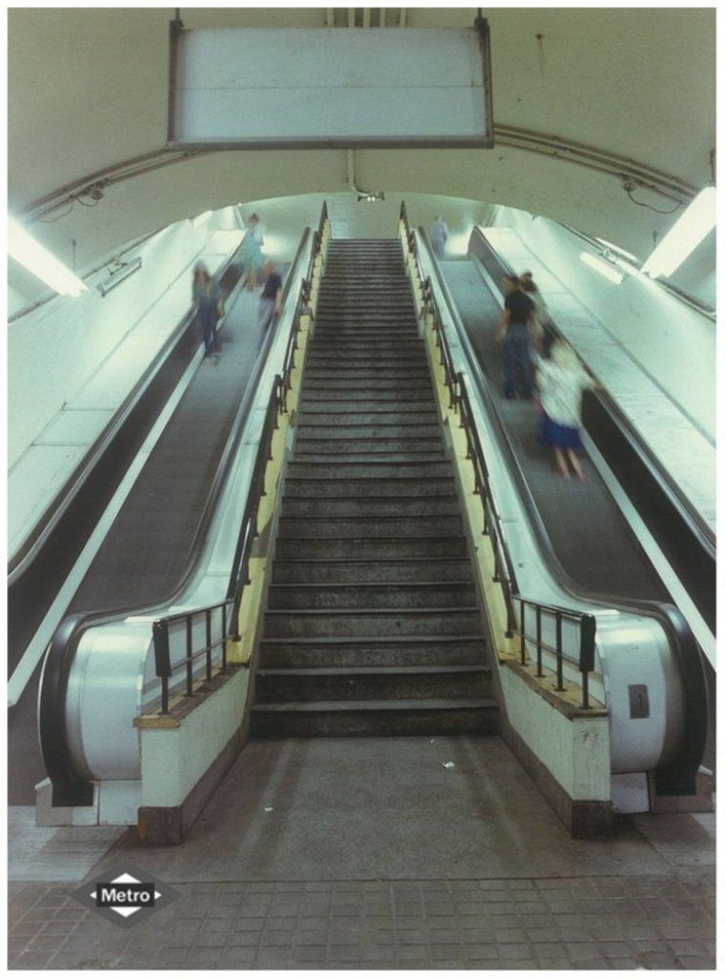 Miniatura de Escaleras mecánicas de Tribunal