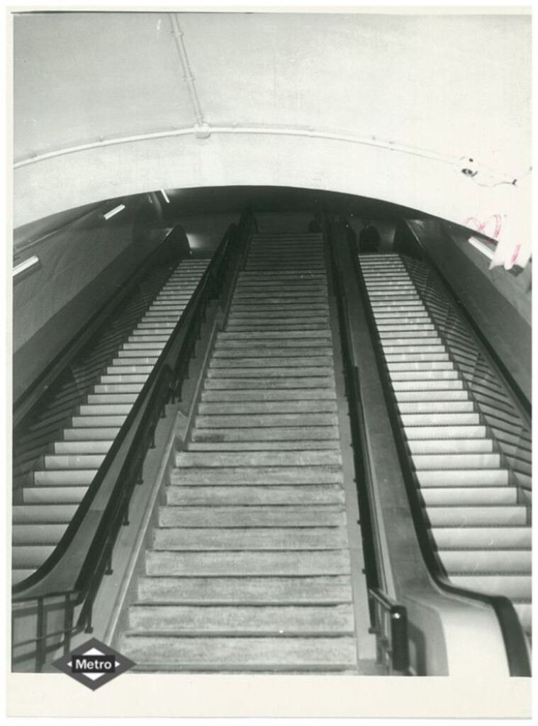 Miniatura de Escaleras mecánicas de Tribunal