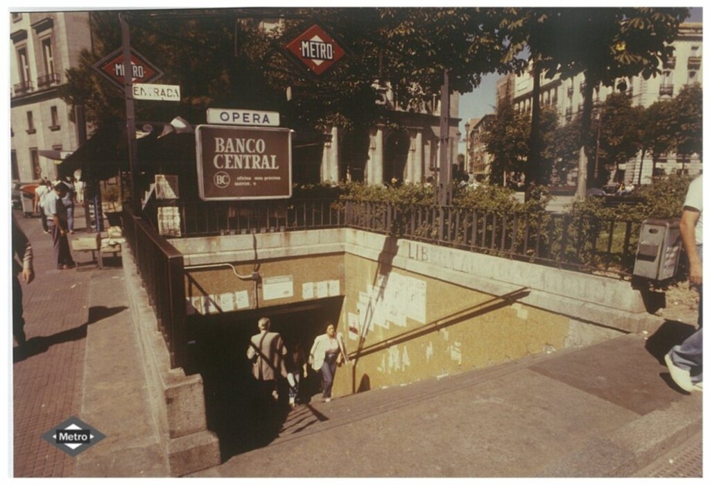 Miniatura de Estación de Ópera