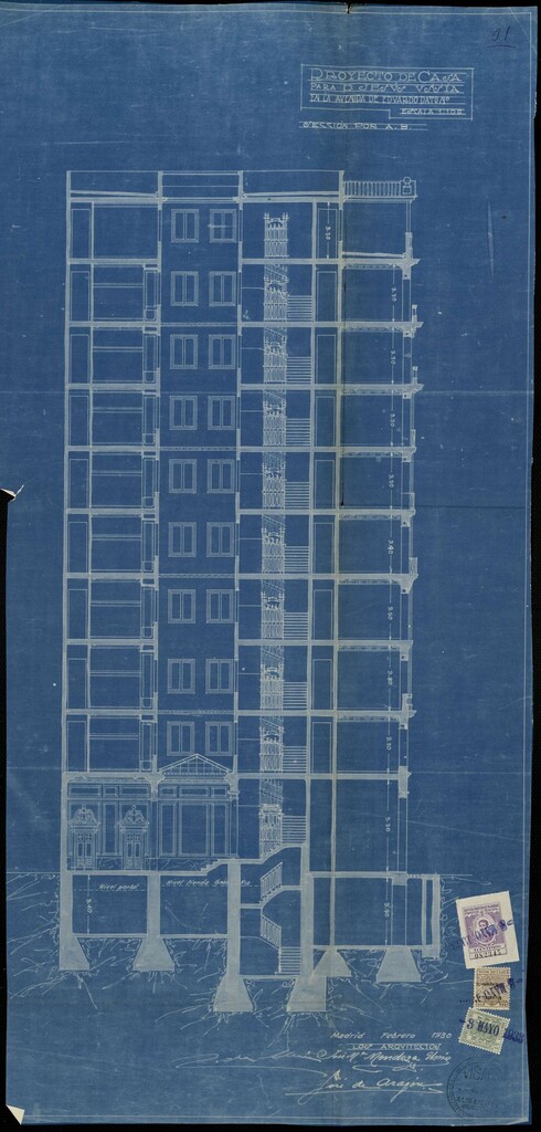 Miniatura de Sección del edificio de viviendas y oficinas propiedad de D. Jesús Ussía y Cubas y cine Azul, Gran Vía 76