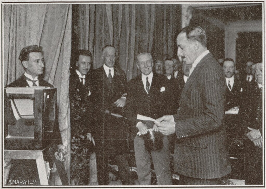 Miniatura de La nueva sociedad Unión Radio de Madrid