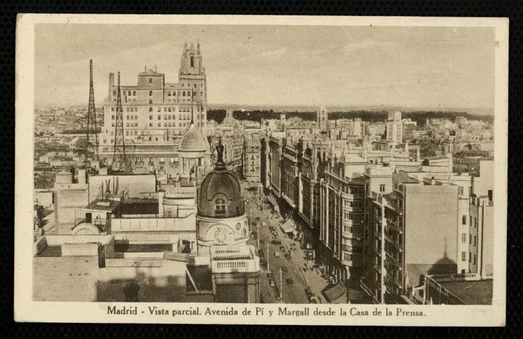 Miniatura de Vista parcial. Avenida Pí y Margall desde la Casa de la Prensa