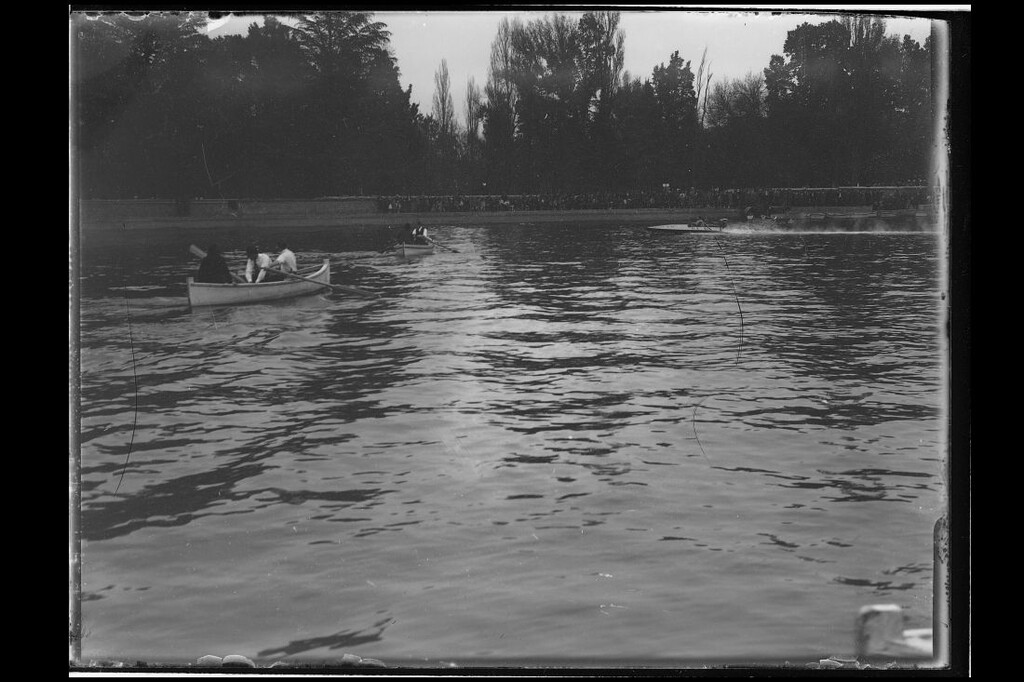 Miniatura de Barcas de recreo en el Lago de la Casa de Campo