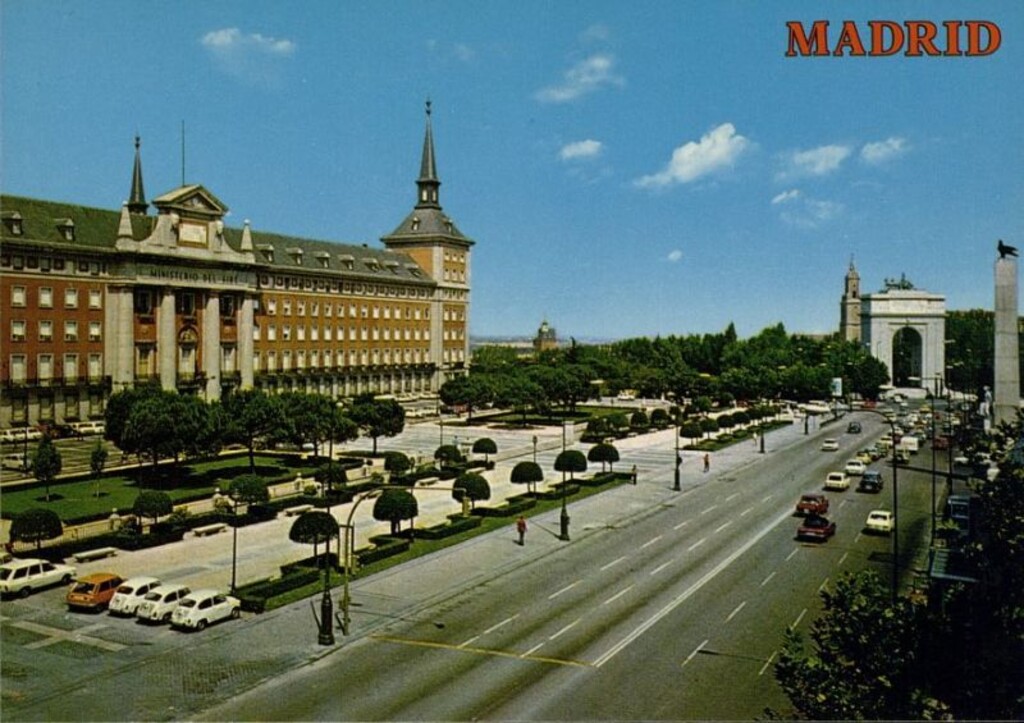Miniatura de Plaza de la Moncloa. Ministerio de Aire