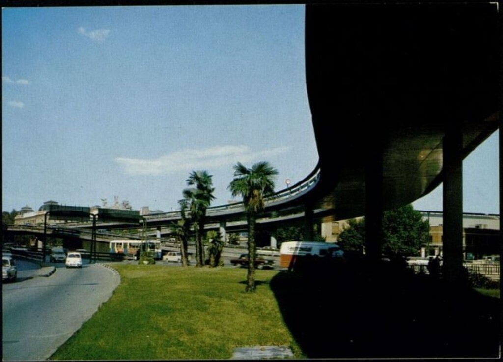 Miniatura de Plaza Emperador Carlos V. Paso elevado