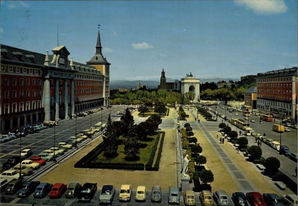 Miniatura de Plaza de la Moncloa