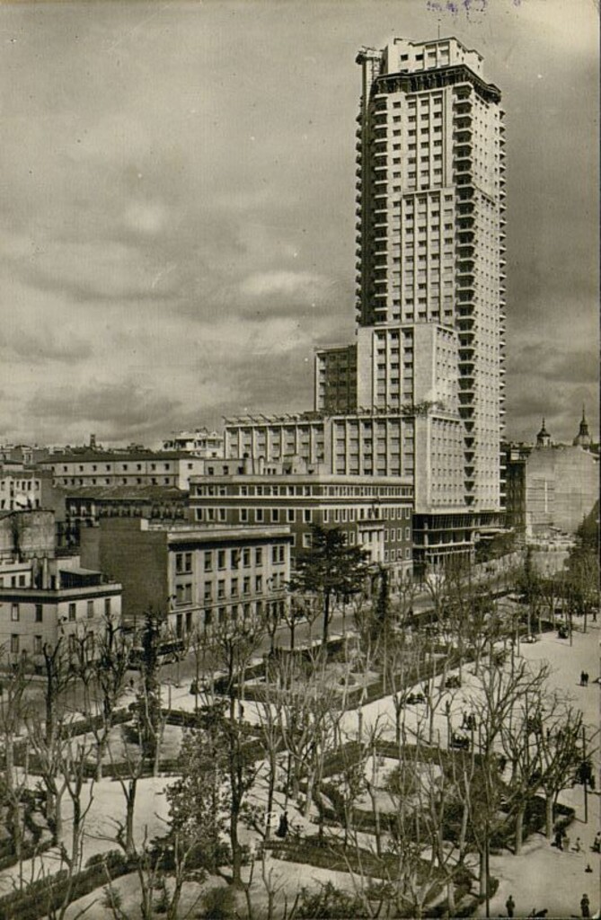Miniatura de Plaza de España y Torre de Madrid