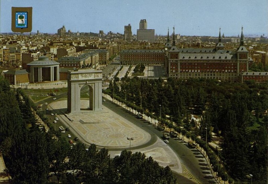 Miniatura de Arco del Triunfo y vista general