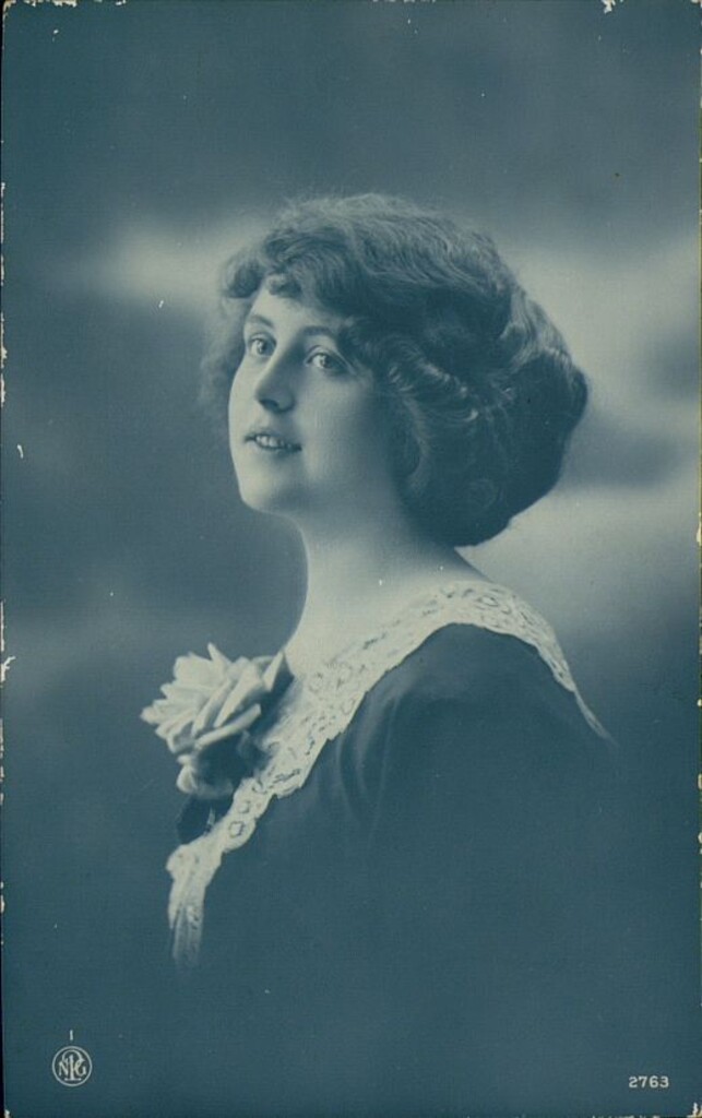 Miniatura de Busto de mujer