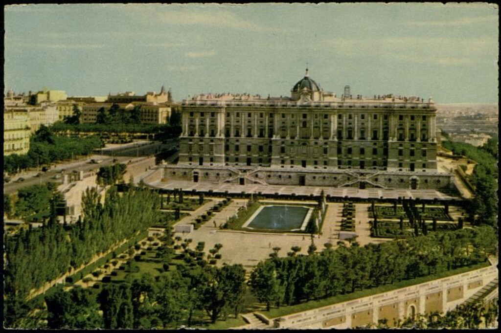 Miniatura de Jardines de Sabatini y Palacio Nacional