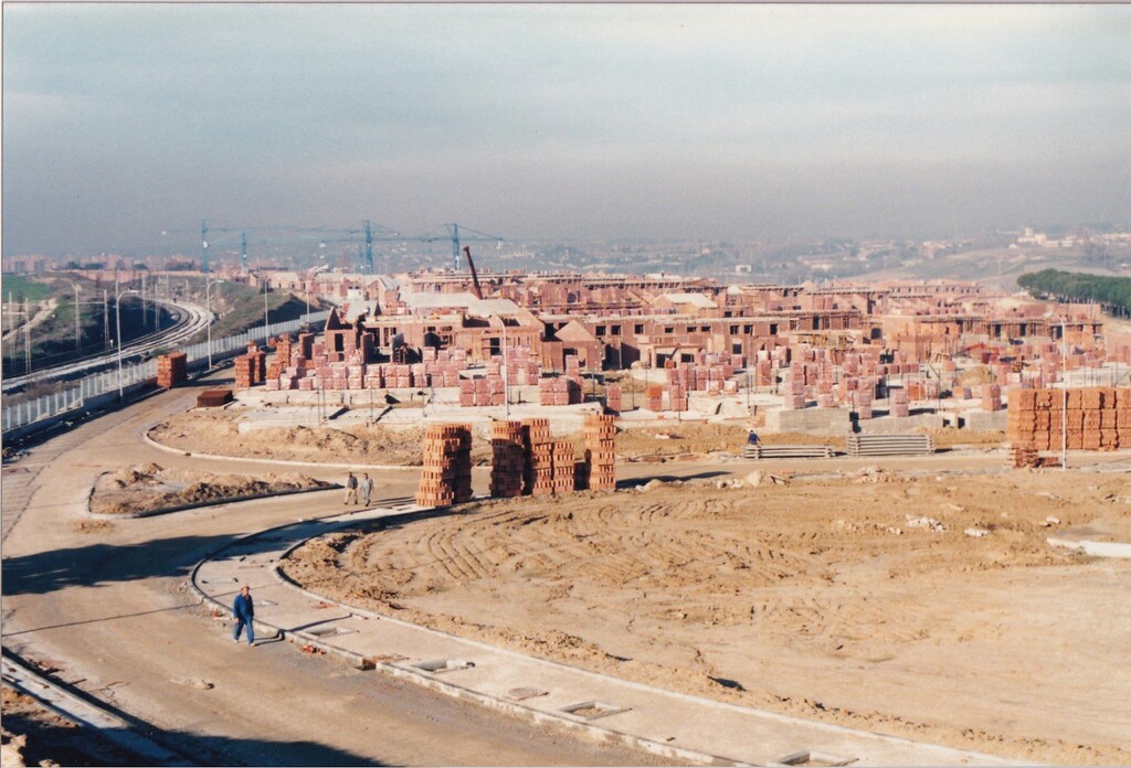 Miniatura de Panorámica de las obras de la urbanización Rosa Luxemburgo de Aravaca