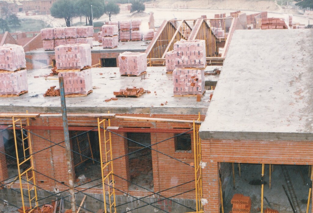 Miniatura de Tejados de las viviendas de la urbanización Rosa Luxemburgo