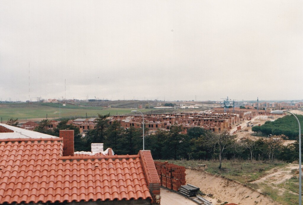 Miniatura de Avances en la construcción de la urbanización Rosa Luxemburgo de Aravaca