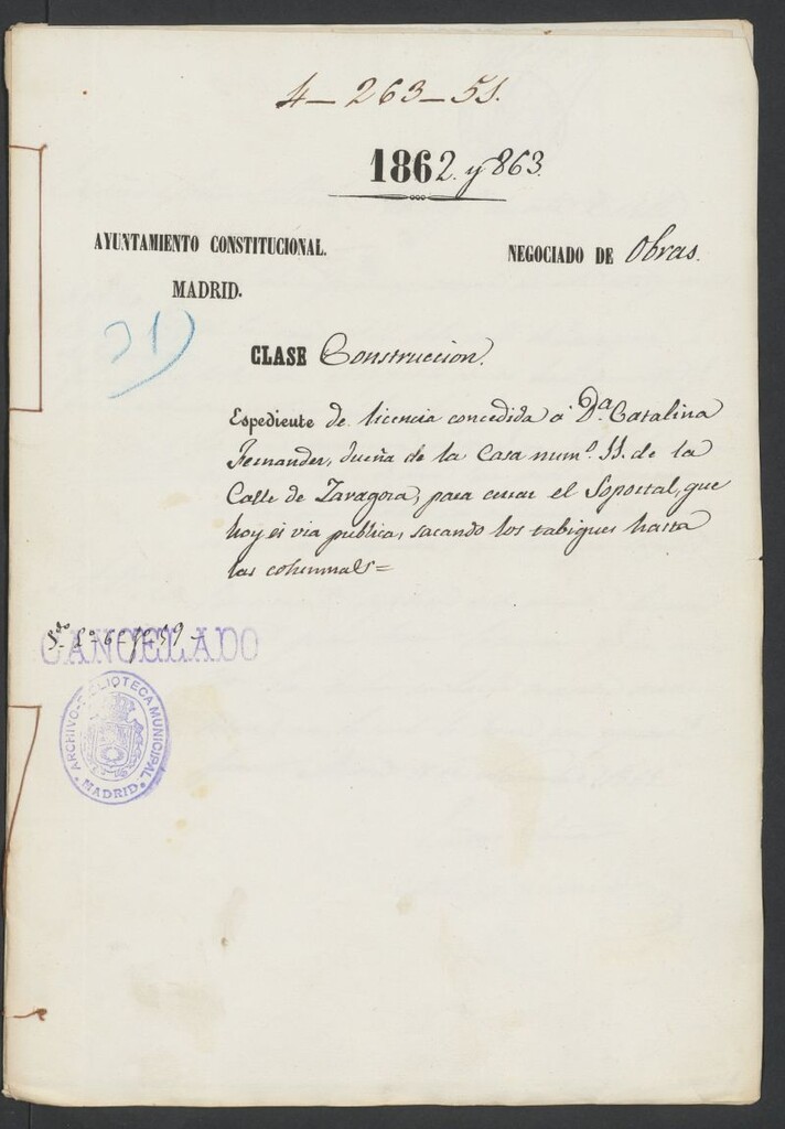 Miniatura de Dª Catalina Fernández, dueña de la casa nº 11 de la calle Zaragoza, para cerrar el soportal, que hoy es vía pública, sacando los tabiques hasta las columnas.