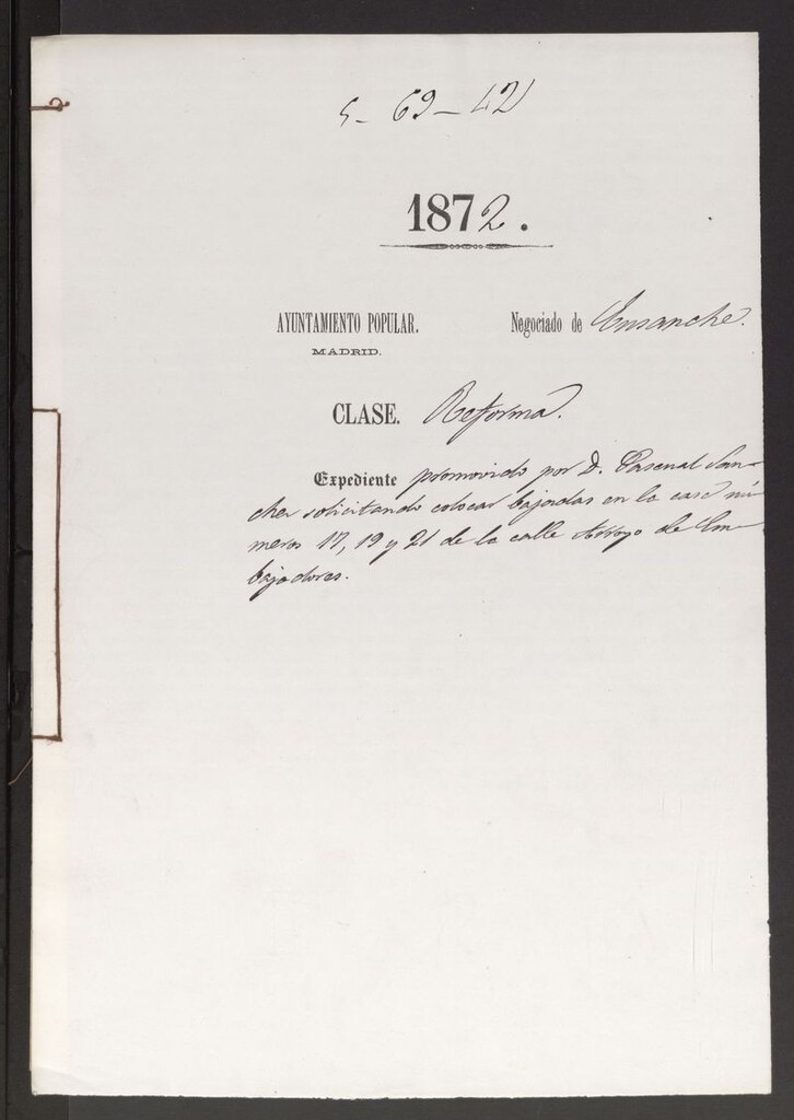 Miniatura de D. Pascual Sánchez, solicitando colocar bajadas en la casa números 17 , 19 y 21 de la calle Arroyo de Embajadores.