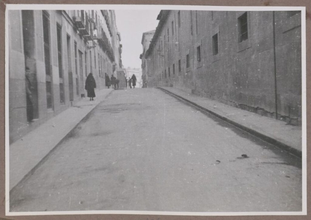 Miniatura de Calle de Monserrat asfaltada