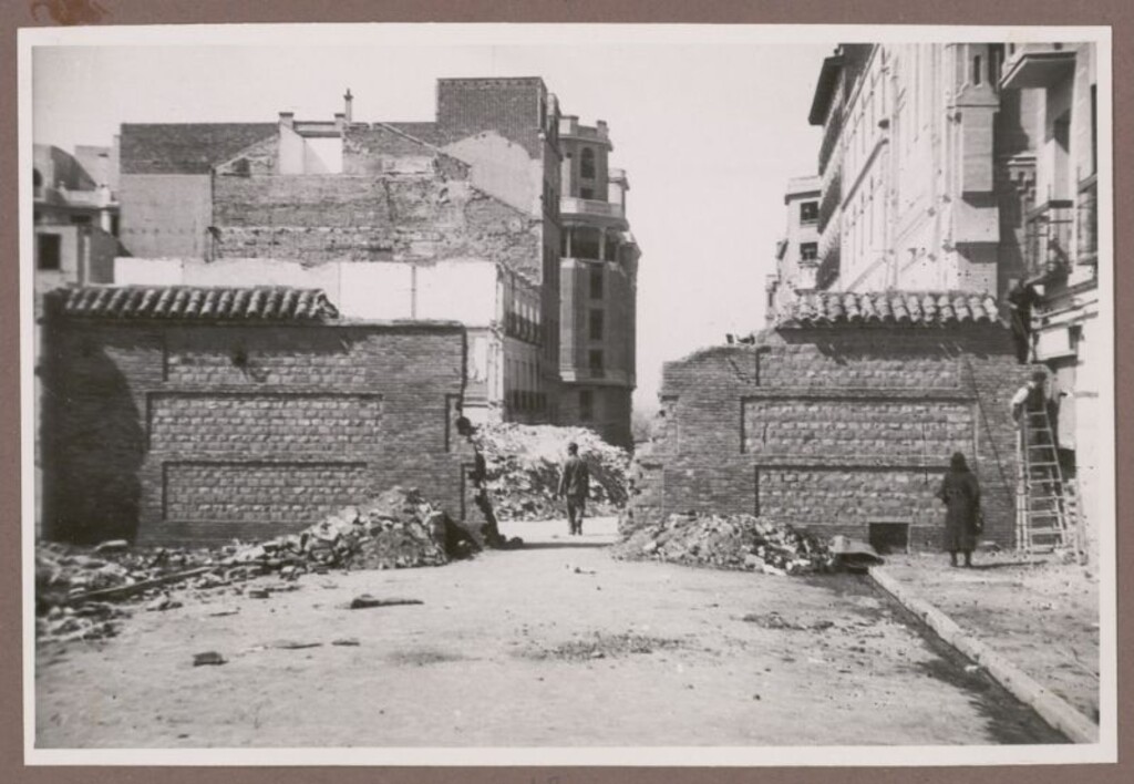 Miniatura de Calle del Buen Suceso con tapia