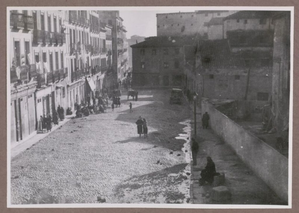 Miniatura de Calle de Miguel Servet con adoquines