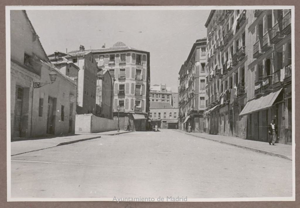 Miniatura de Calle de Miguel Servet asfaltada